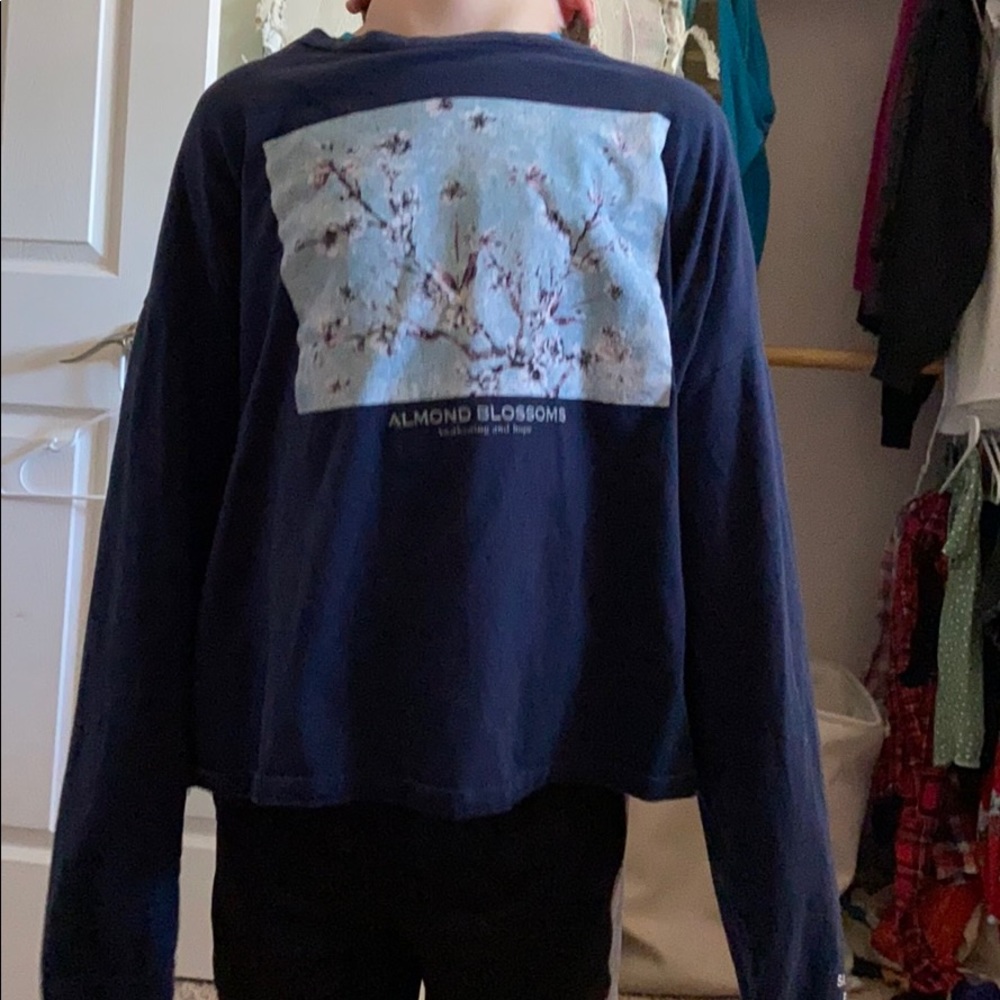 navy long sleeved shirt